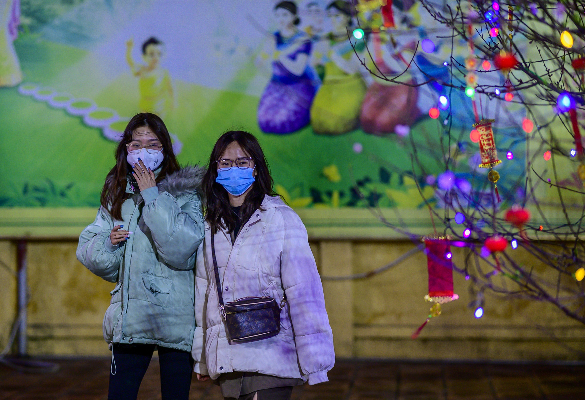 Quang Ninh,  Ha Long,  chua Long Tien,  xep hang,  di le chua dau nam,  phat giao,  le bai anh 9