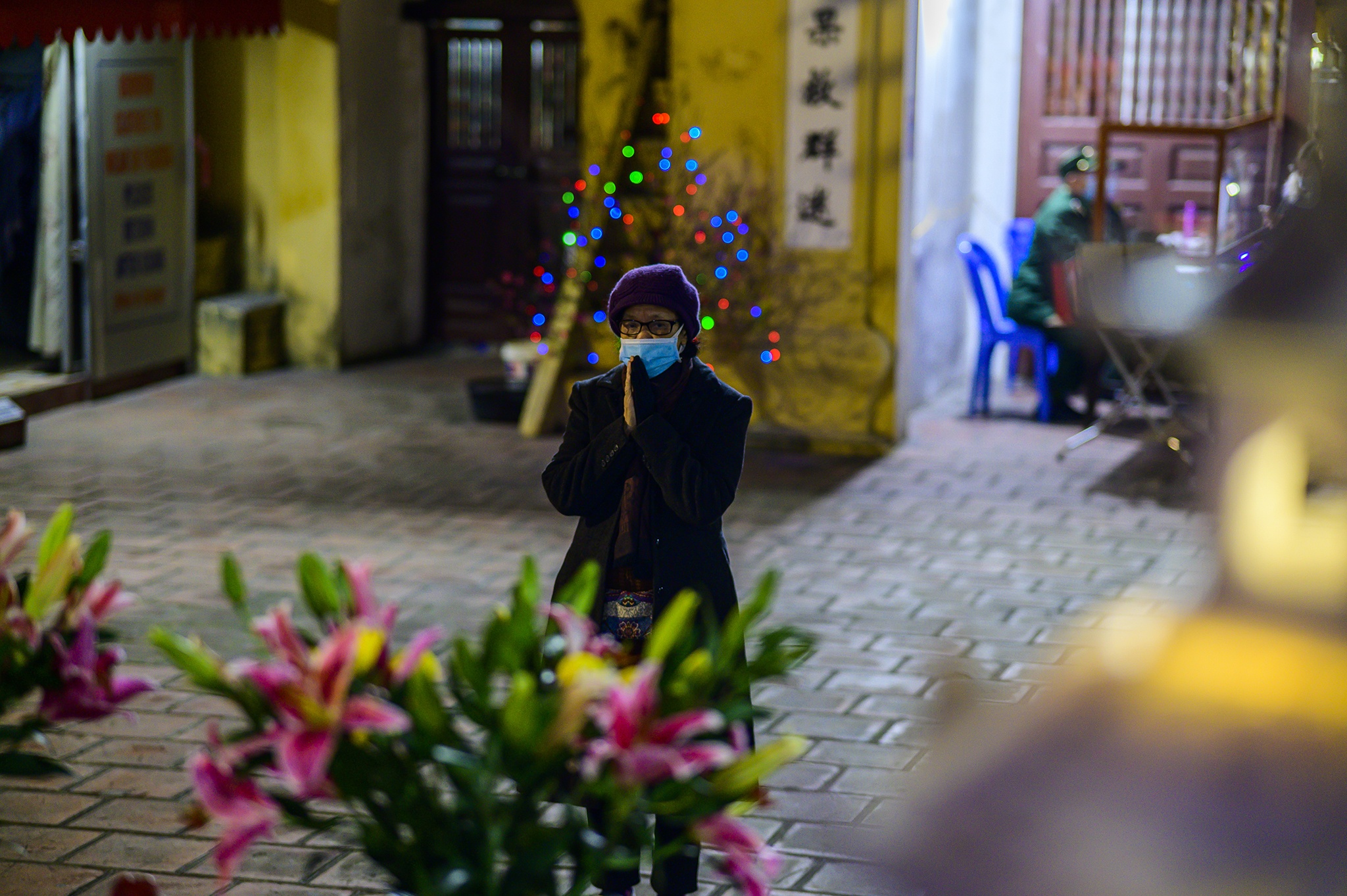 Quang Ninh,  Ha Long,  chua Long Tien,  xep hang,  di le chua dau nam,  phat giao,  le bai anh 5