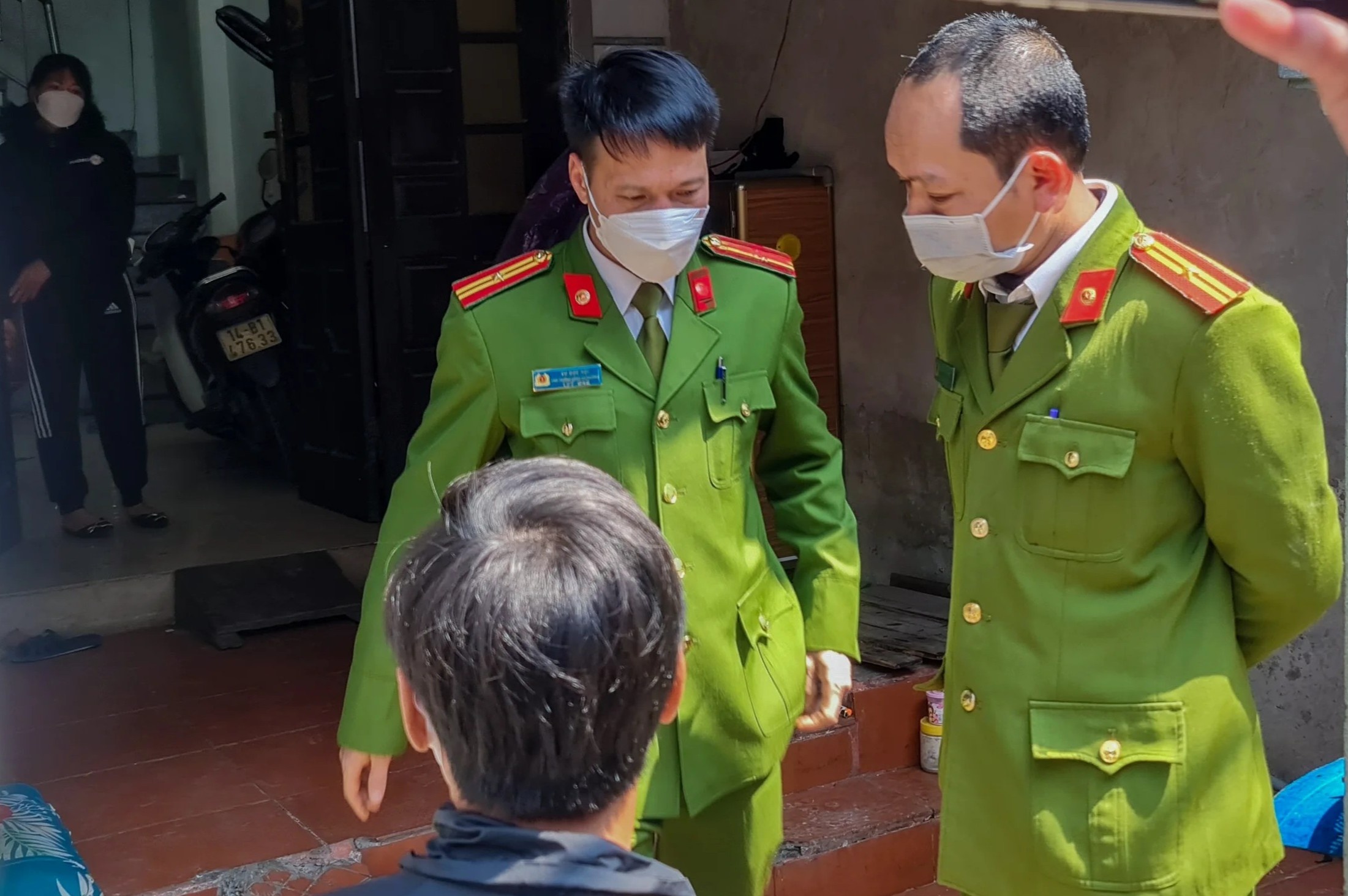 Nguoi phu nu tu vong o nha rieng hinh anh