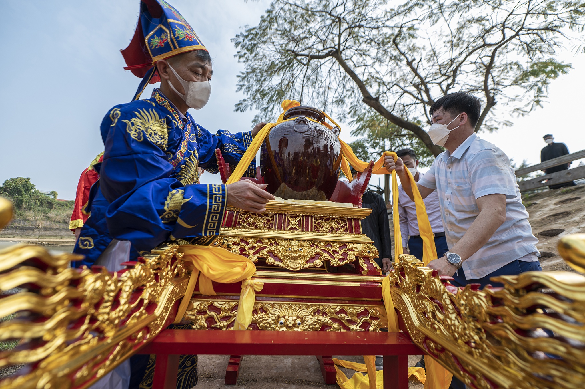 Den Xa Tac,  Quang Ninh,  Trung Quoc,  Xa Tac Dai Vuong,  du khach,  du lich,  song Ka Long anh 5