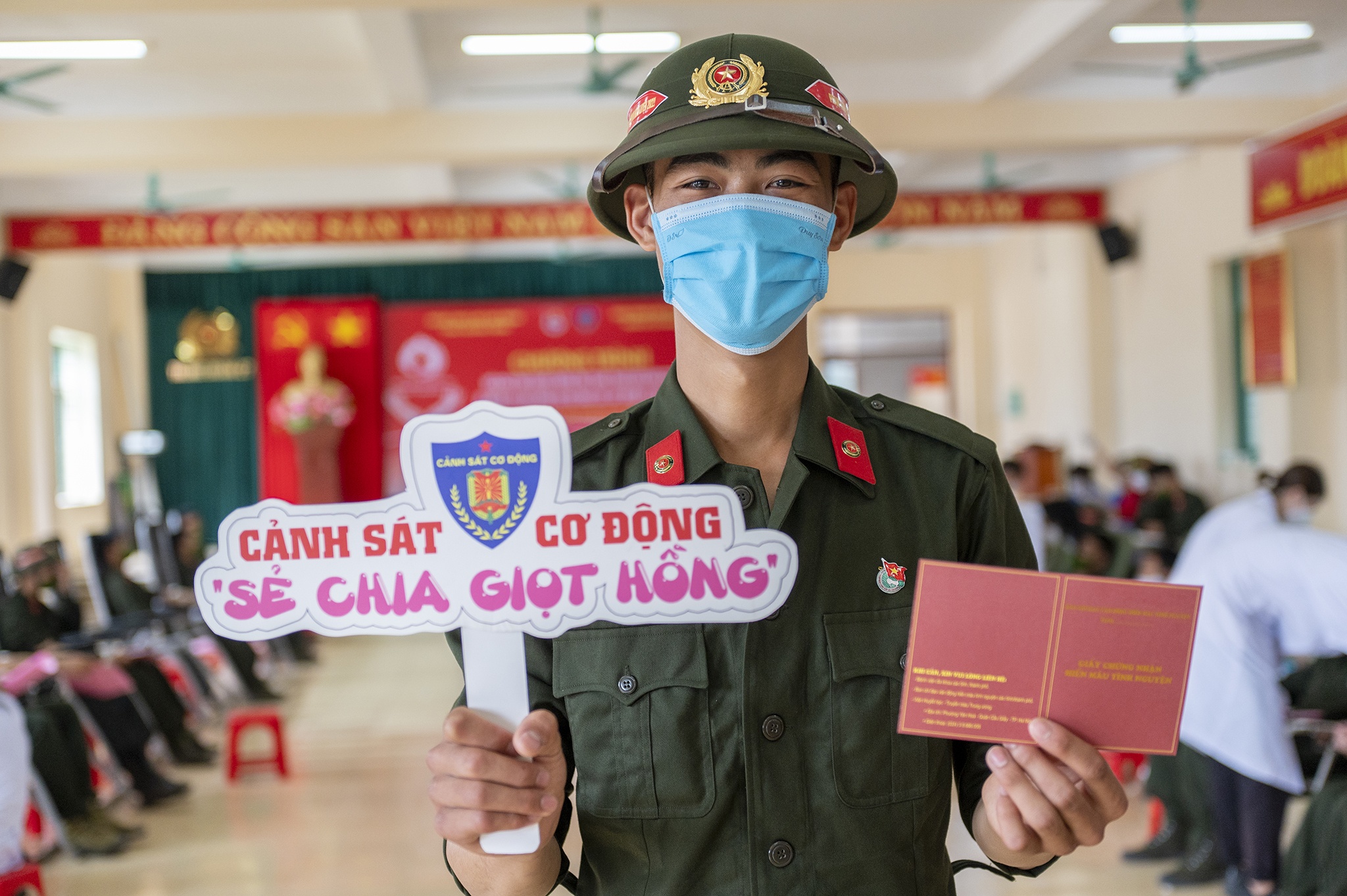 chien si CSCD Dong Bac tham gia hien mau anh 6