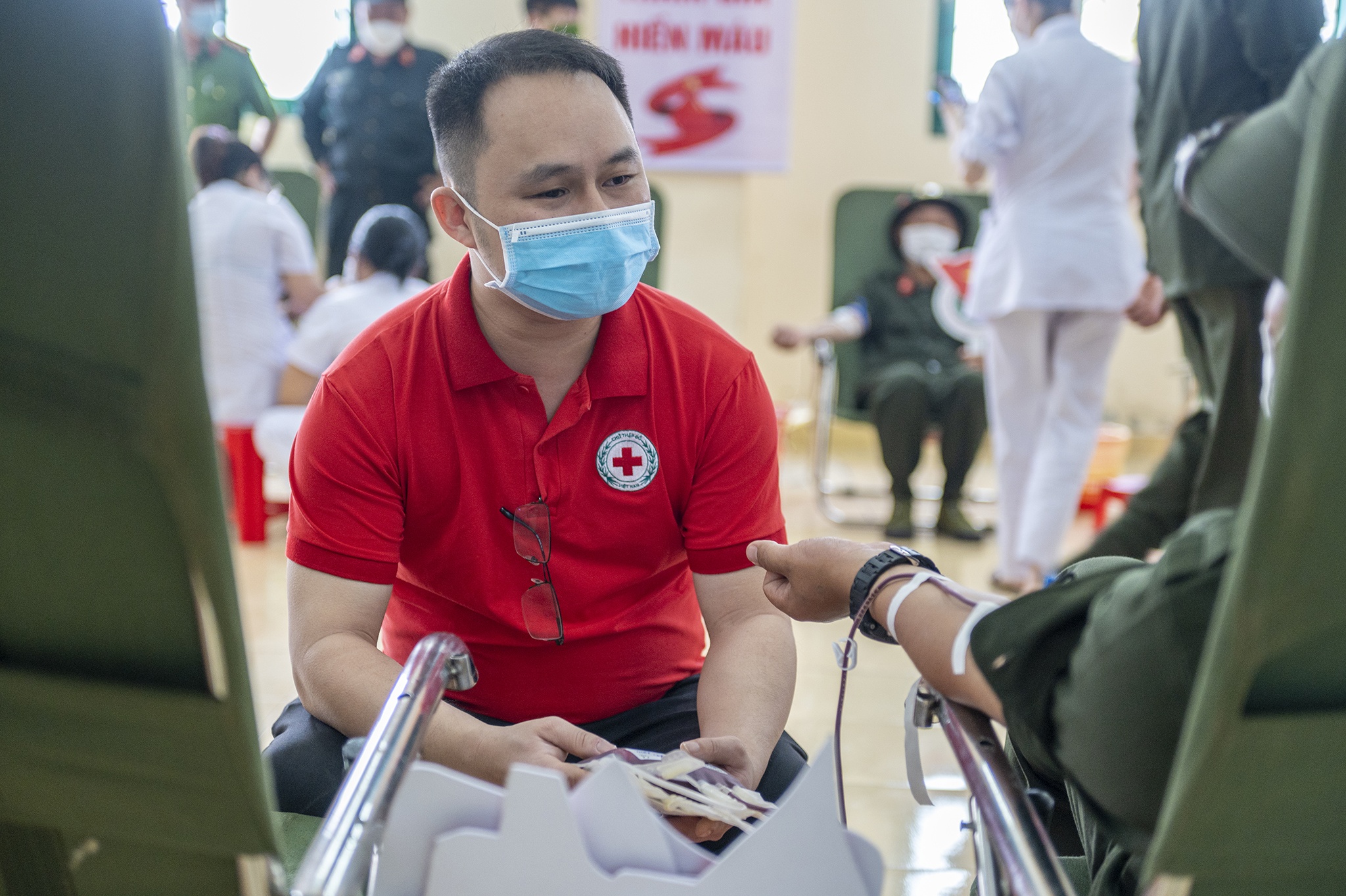 chien si CSCD Dong Bac tham gia hien mau anh 7