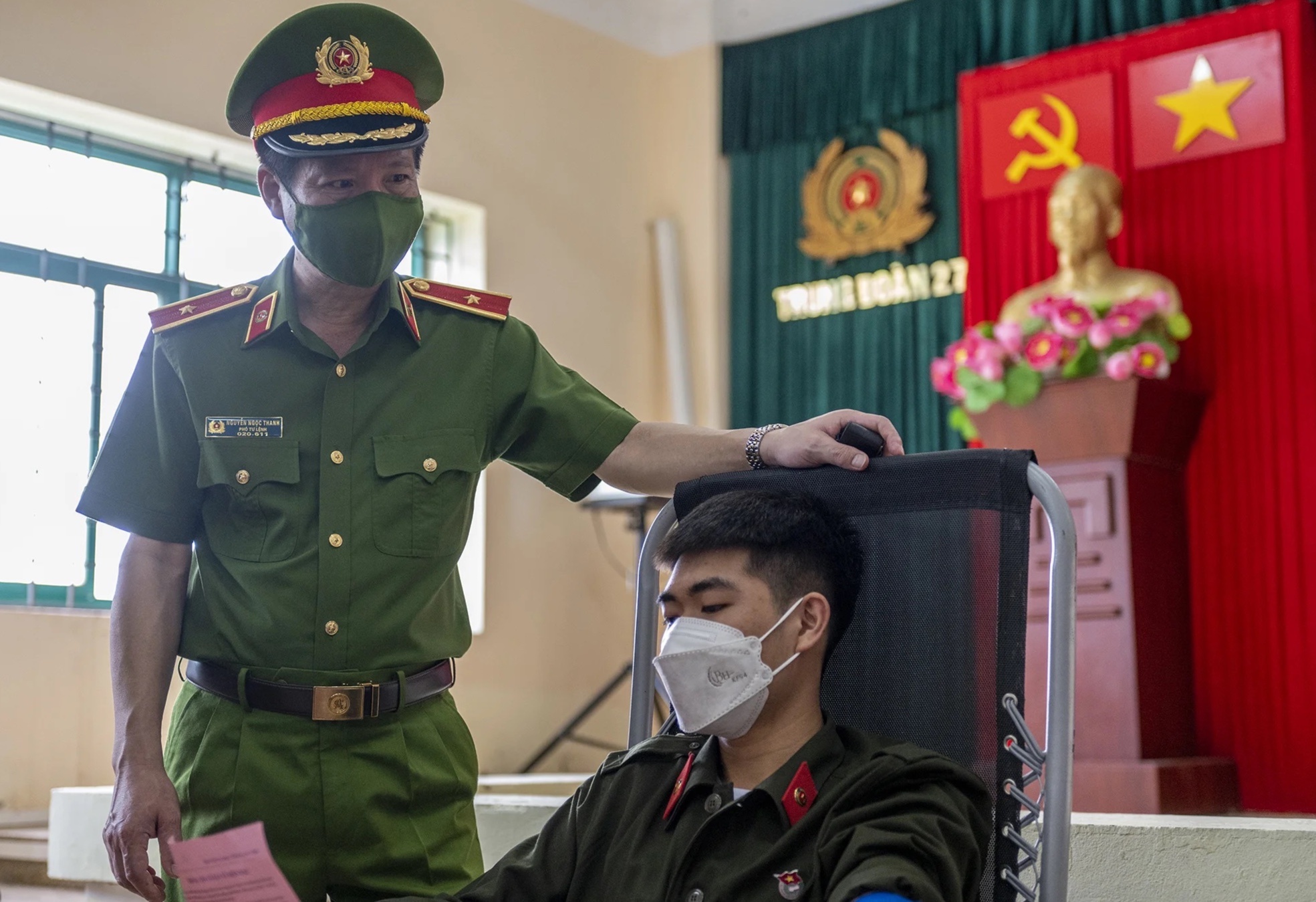 chien si CSCD Dong Bac tham gia hien mau anh 11