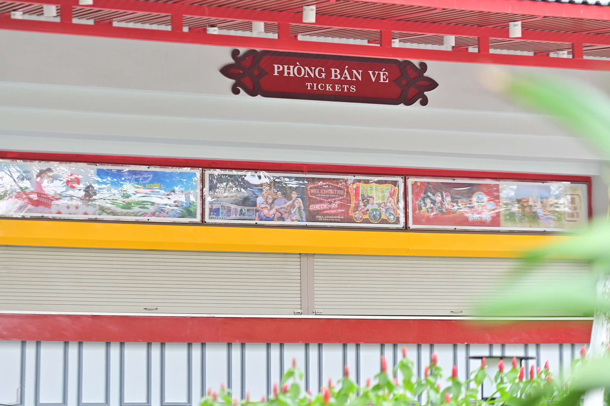 Quang Ninh,  Khu du lich Ha Long,  Khu du lich Bai Chay,  Bai Chay,  Ha Long,  khach du lich,  du lich,  mo cua du lich,  vinh Ha Long,  tau du lich anh 2