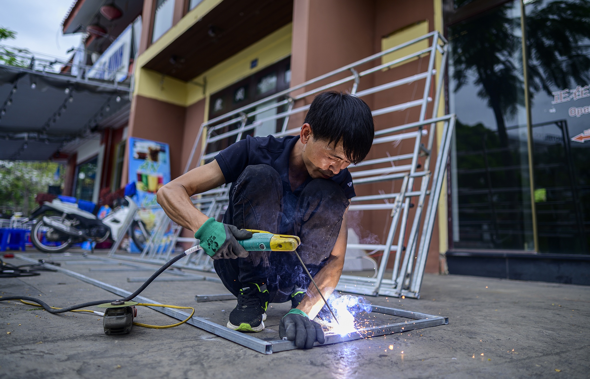 Quang Ninh,  pho am thuc,  Ha Long,  Khu du lich Bai Chay,  Bai Chay,  du khach,  khach du lich anh 3