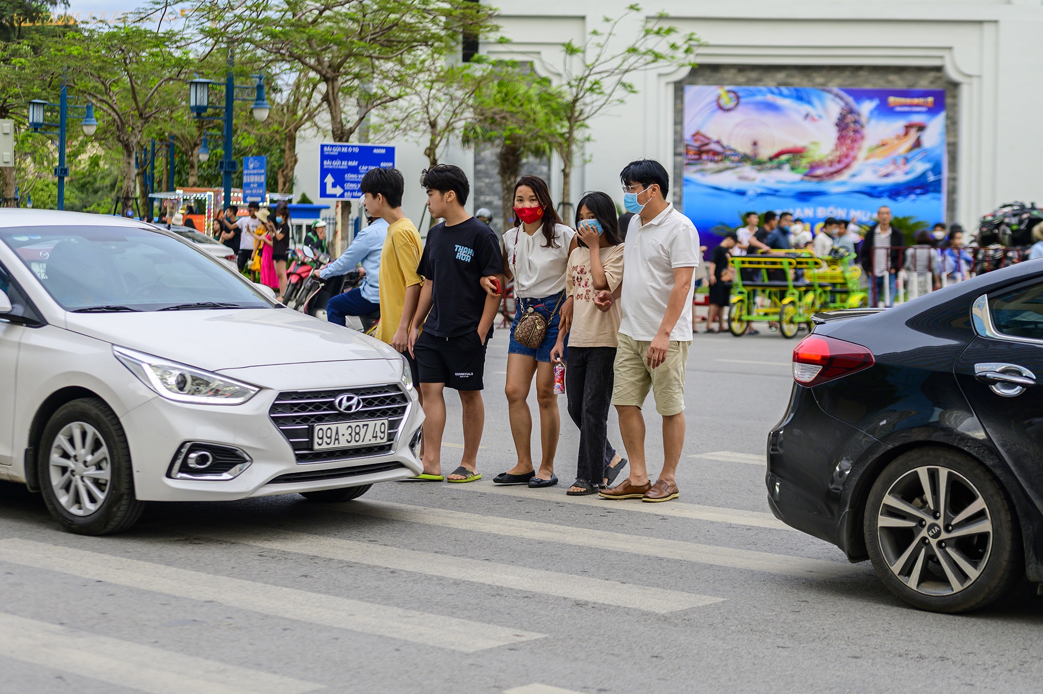 tac duong,  un tac,  Quang Ninh,  Ha Long,  bien cam do,  duong Tran Quoc Nghien,  khu du lich Bai Chay,  Bai Chay,  bai bien anh 12