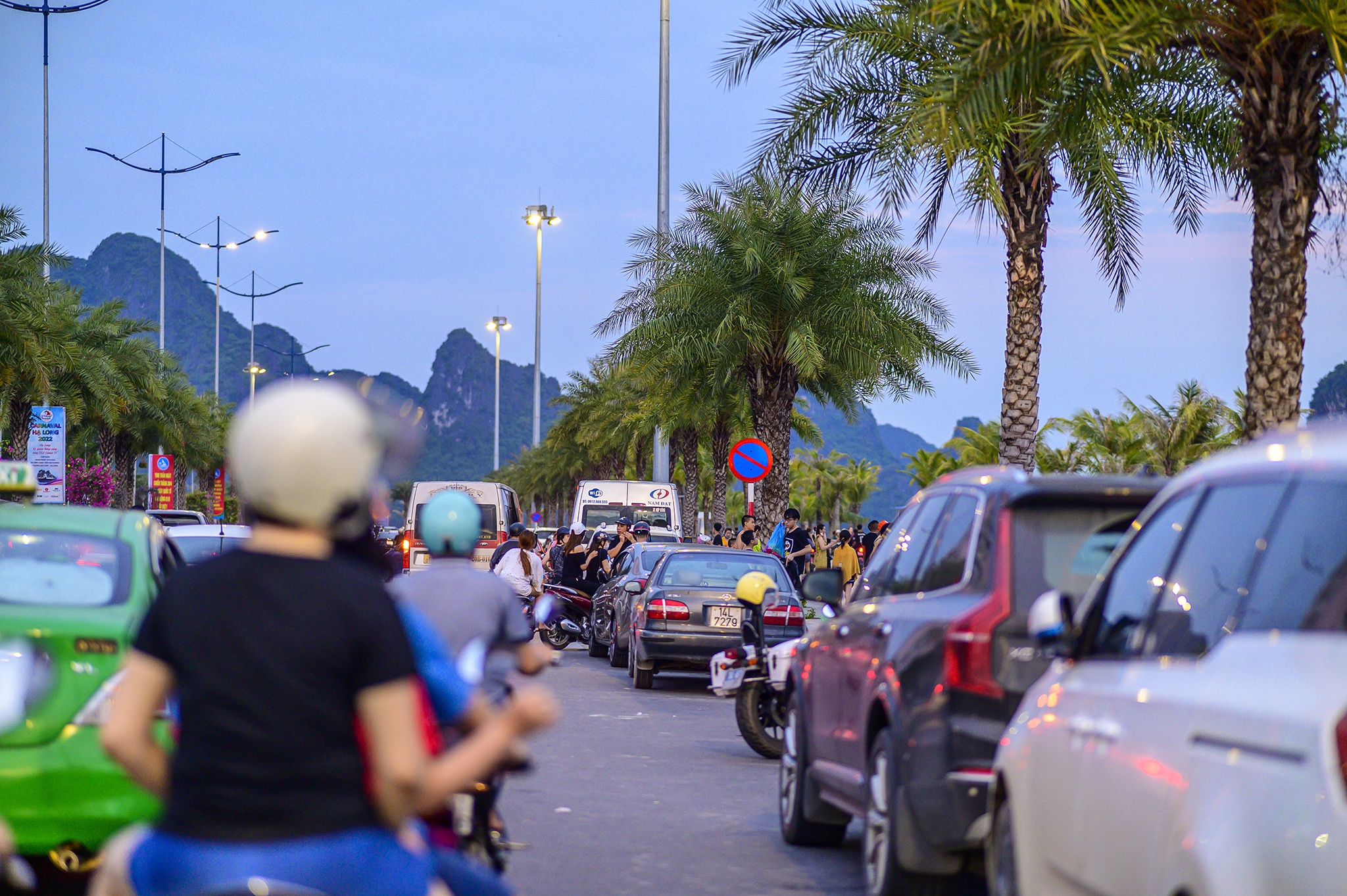 tac duong,  un tac,  Quang Ninh,  Ha Long,  bien cam do,  duong Tran Quoc Nghien,  khu du lich Bai Chay,  Bai Chay,  bai bien anh 6