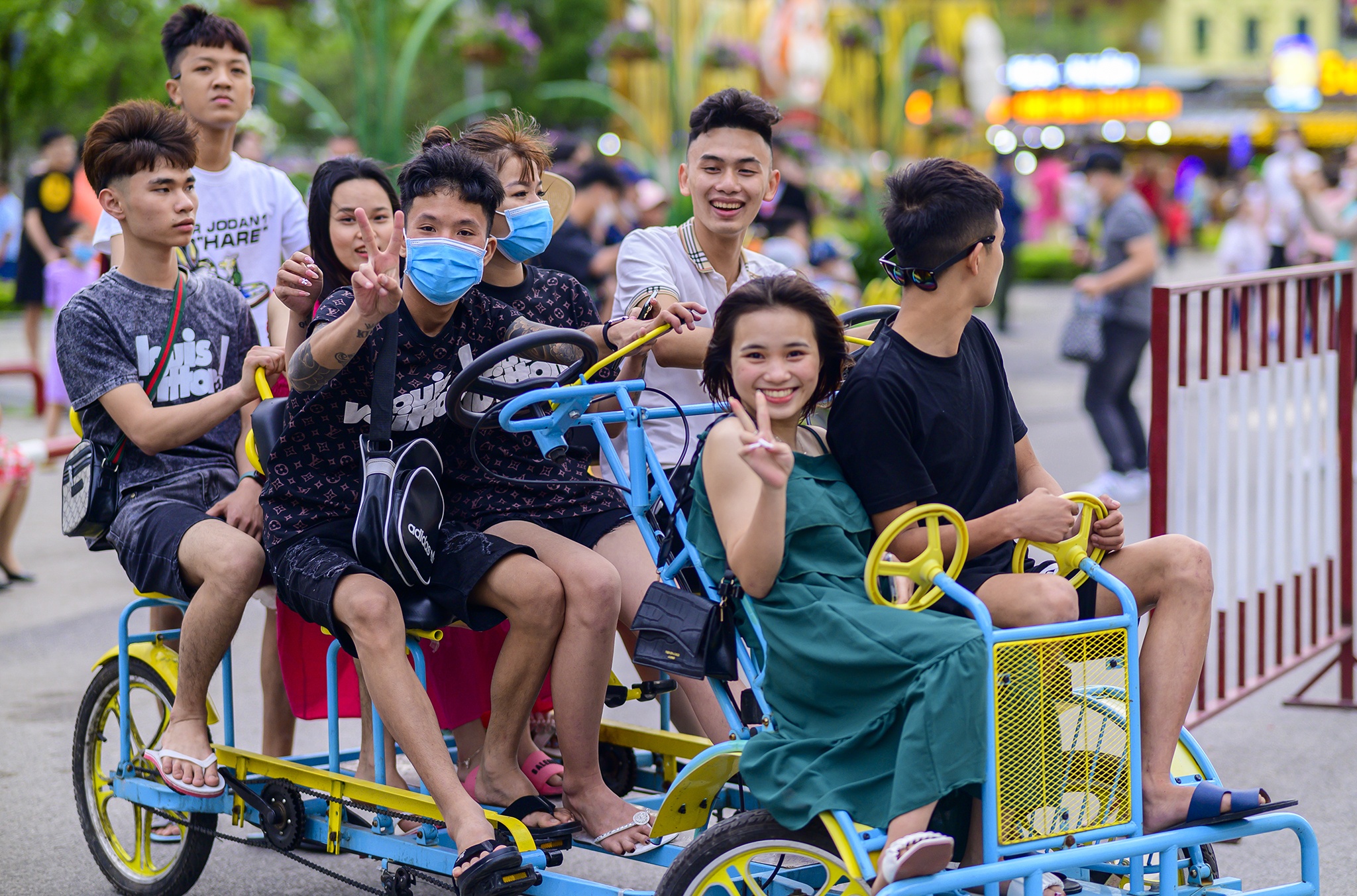 Quang Ninh don tren 340.000 luot khach dip 30/4-1/5 hinh anh