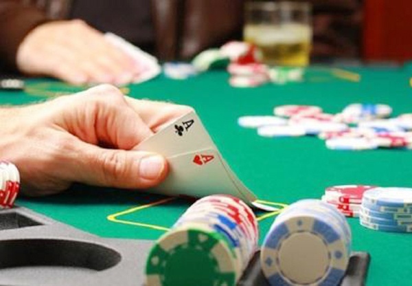 Cuu can bo trai giam o Hai Duong bi bat do danh bac qua mang hinh anh