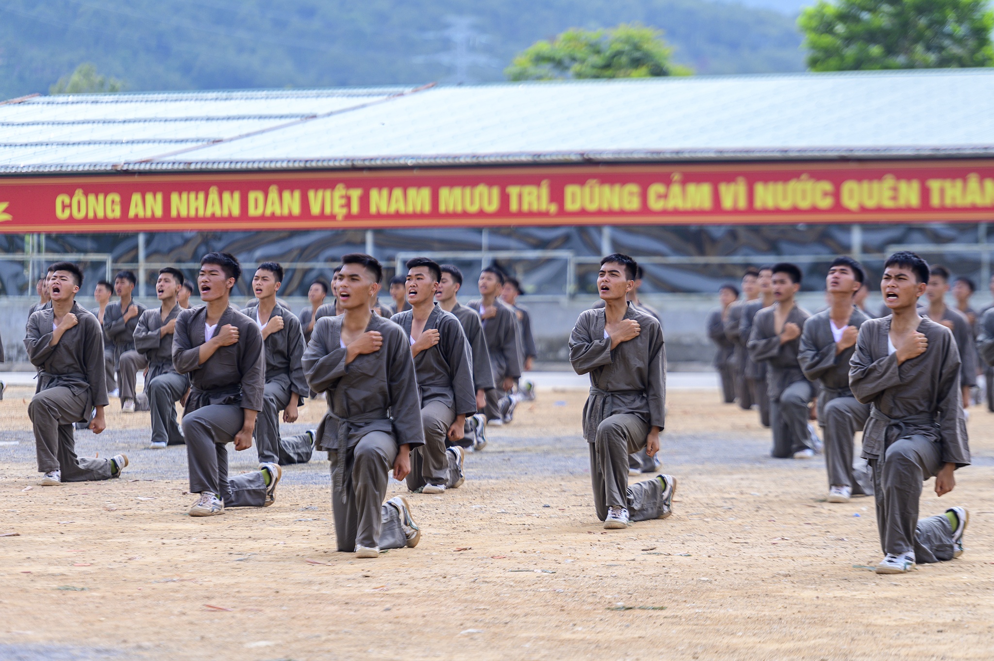 Khủng bố,  cảnh sát cơ động,  Trung đoàn CSCĐ Đông Bắc,  Quảng Ninh,  Bộ tư lệnh CSCĐ,  diễn tập,  chống khủng bố ảnh 11 Khung bo,  canh sat co dong,  Trung doan CSCD Dong Bac,  Quang Ninh,  Bo tu lenh CSCD,  dien tap,  chong khung bo anh 11