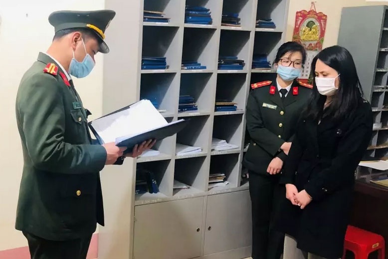 Nam thanh nien o Da Nang quan he tinh duc voi be gai roi quay clip anh 1