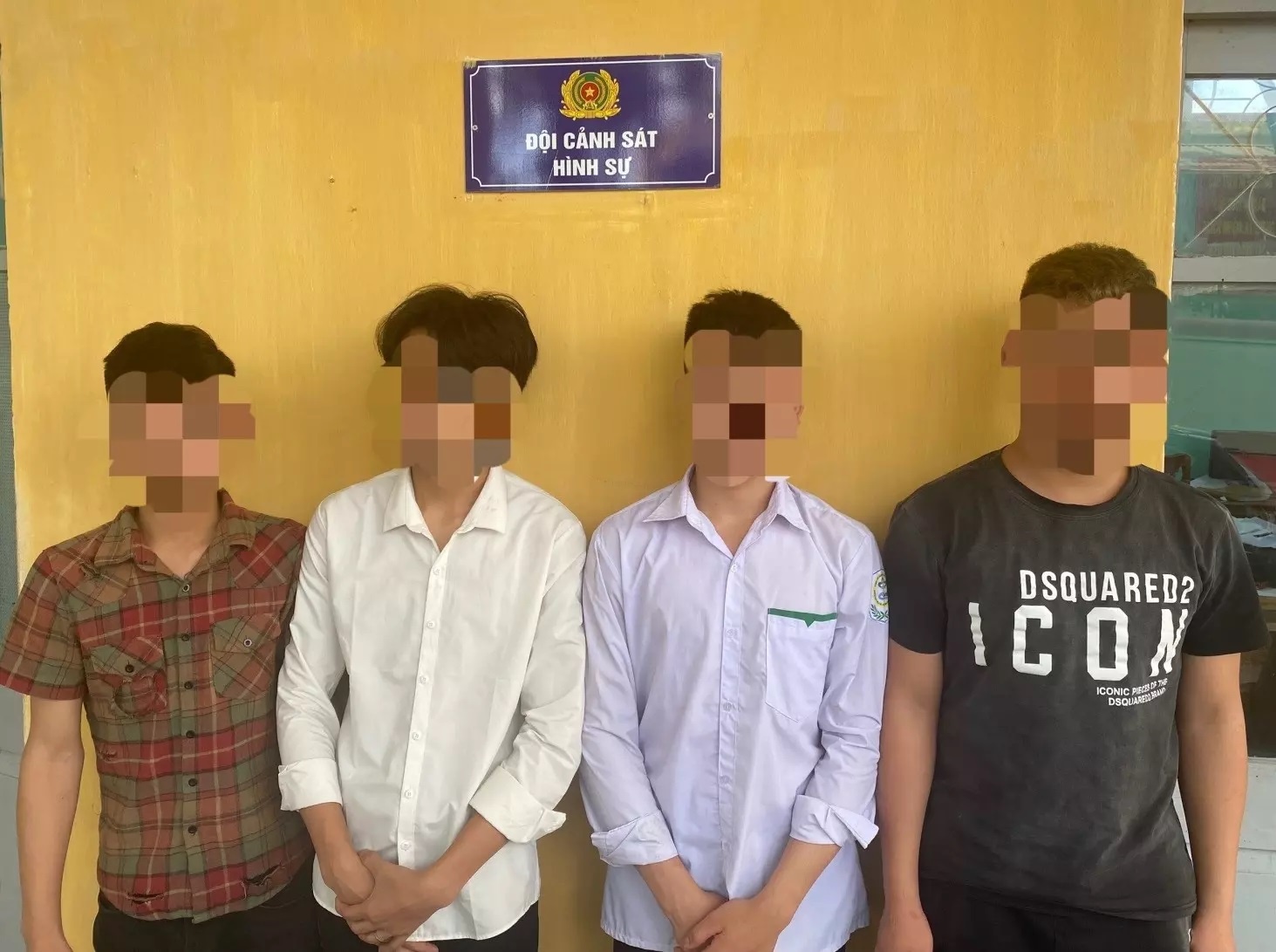 Nữ sinh 17 tuổi bị 4 bạn nam cùng lớp hiếm dâm ảnh 1 Nu sinh 17 tuoi bi 4 ban nam cung lop hiem dam anh 1