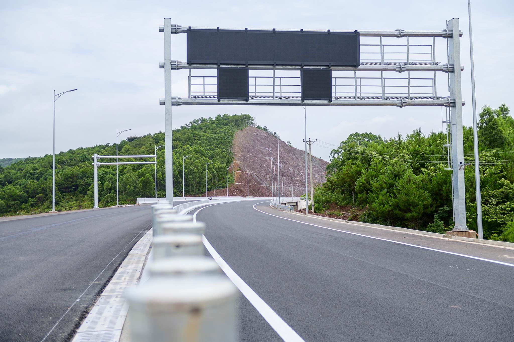 Cao toc Van Don - Tien Yen tri gia gan 4.000 ty anh 12