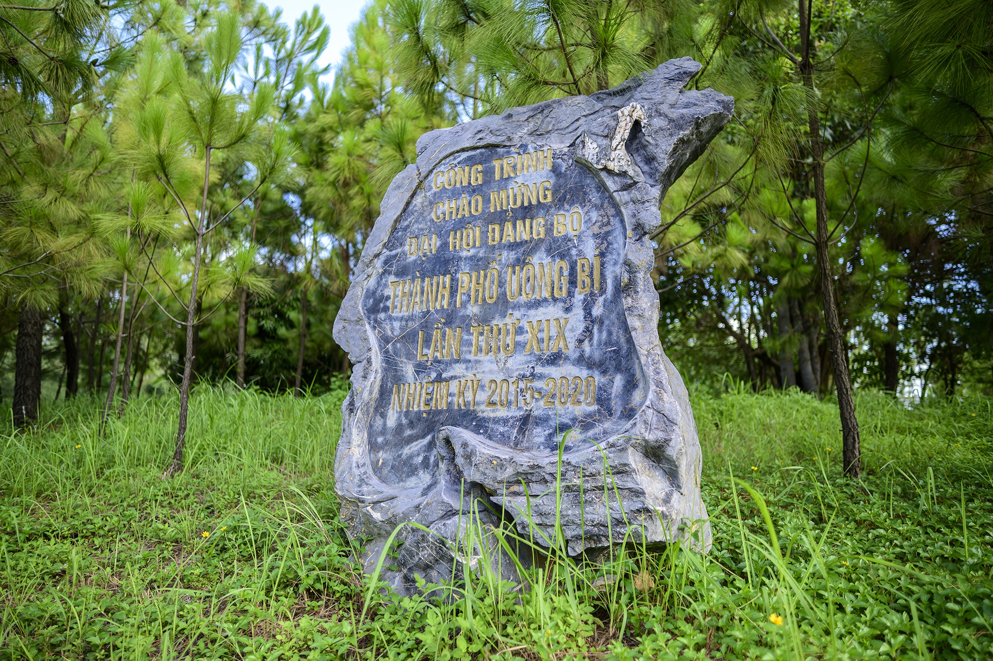 Cong vien o Uong Bi bo hoang anh 3