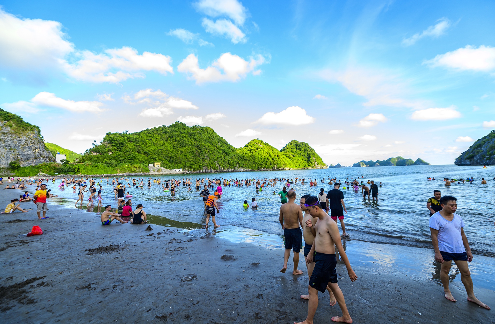 Du lich dao Cat Ba anh 4