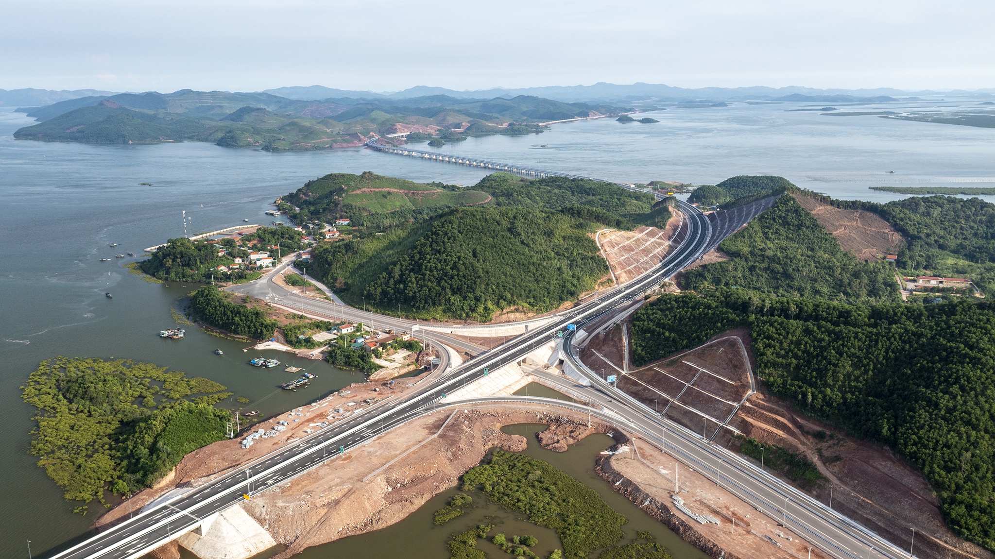 Tram dung nghi anh 1