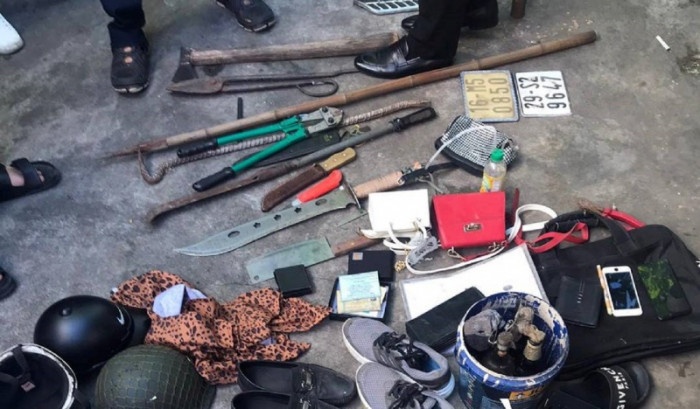 Nhom nguoi dung xe may di cuop o Hai Phong hinh anh