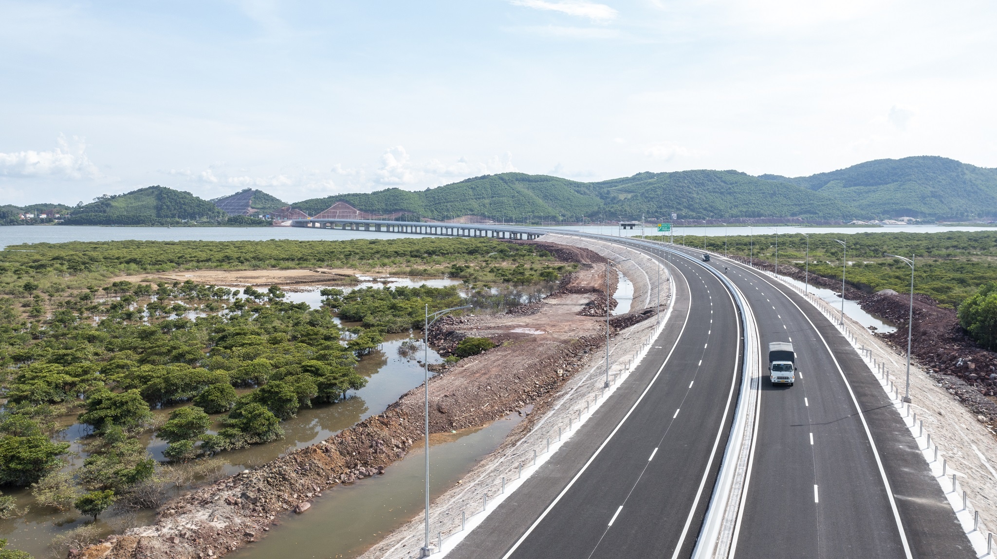 Cao toc 11.000 ty cua Quang Ninh hoat dong tu dau thang 9 anh 1