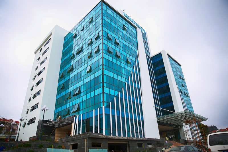 3 can bo So Y te Quang Ninh bi khai tru khoi Dang hinh anh