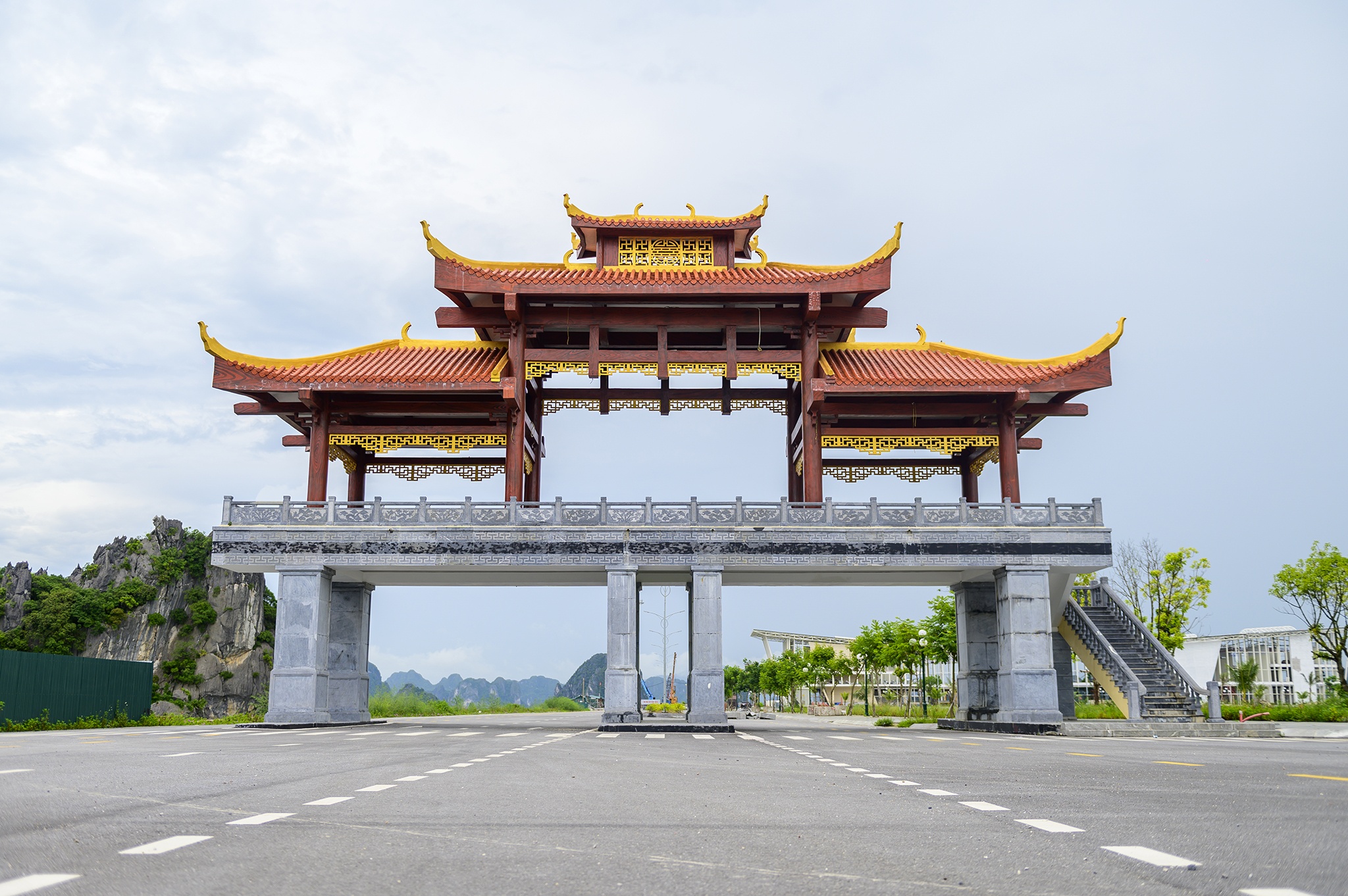 Hon non bo Quang Ninh anh 3