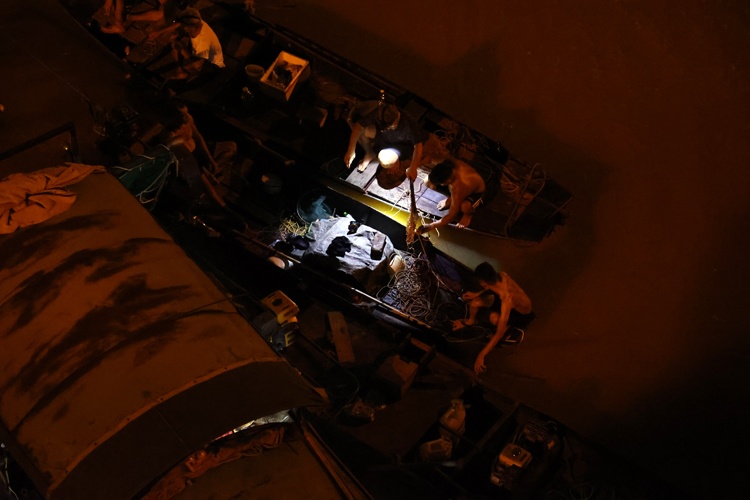 doi nam nu nhay cau anh 1