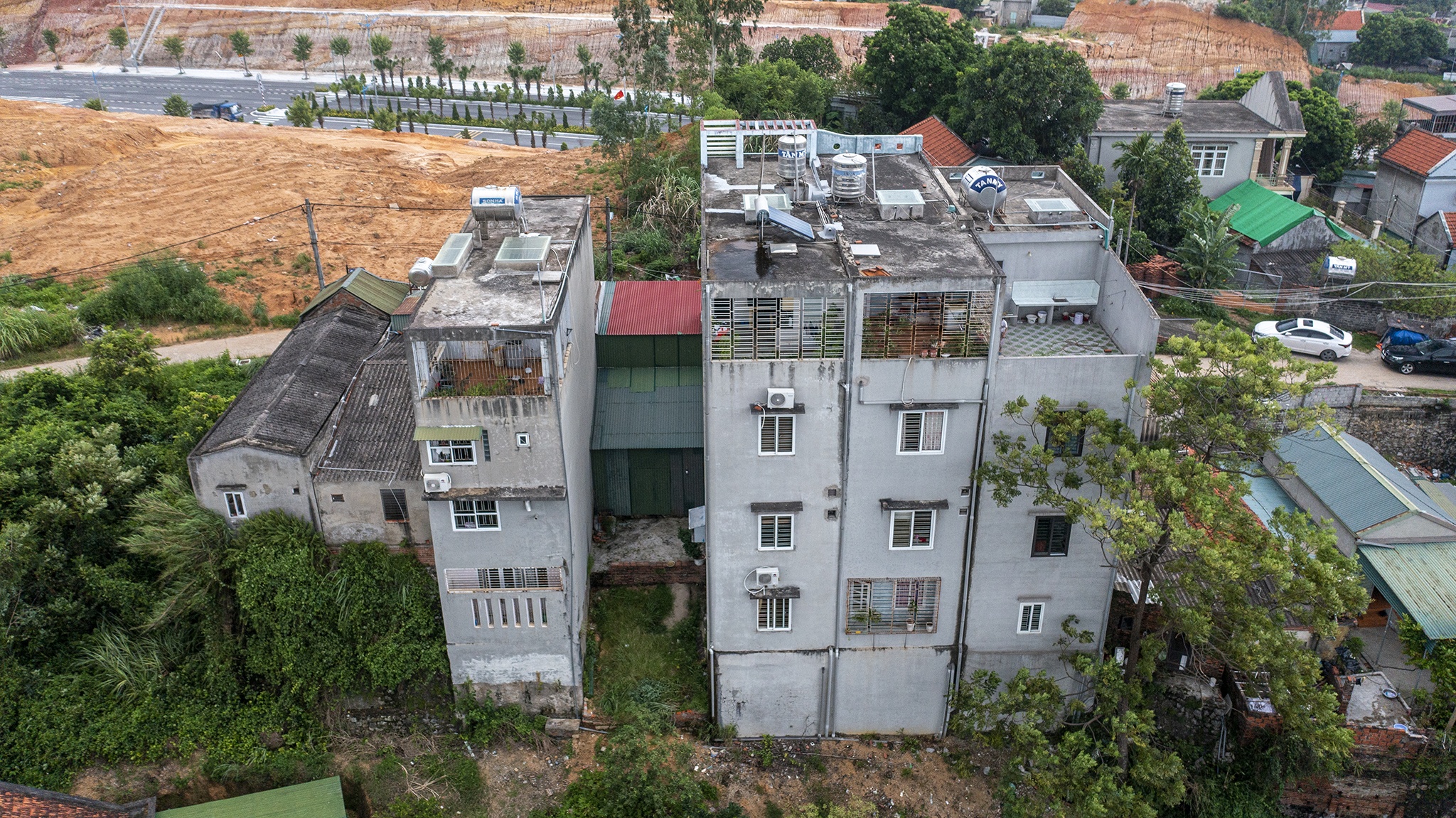 sap nha o Ha Long anh 11