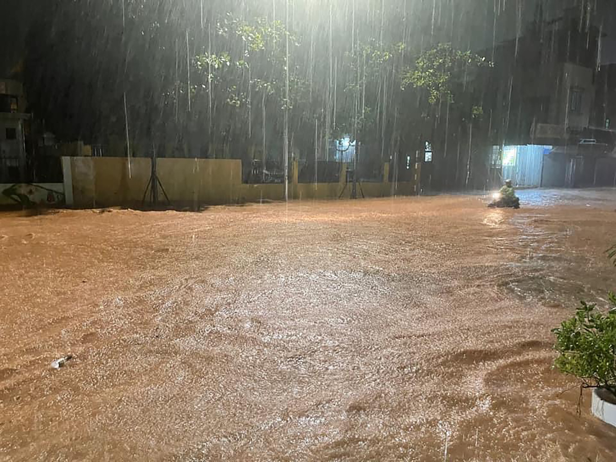 Ha Long ngap nang anh 7