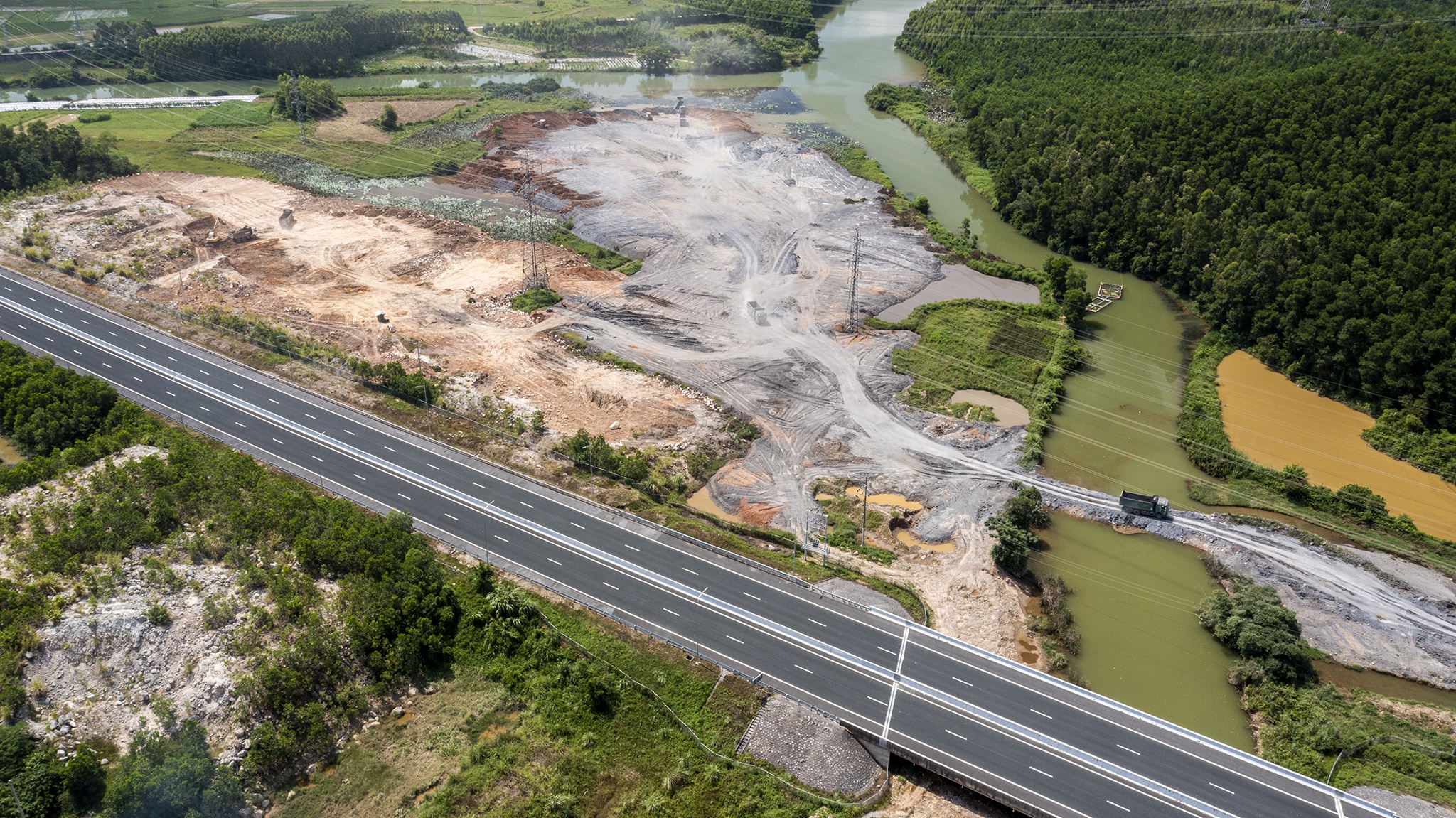 tram dung chan cao toc anh 1