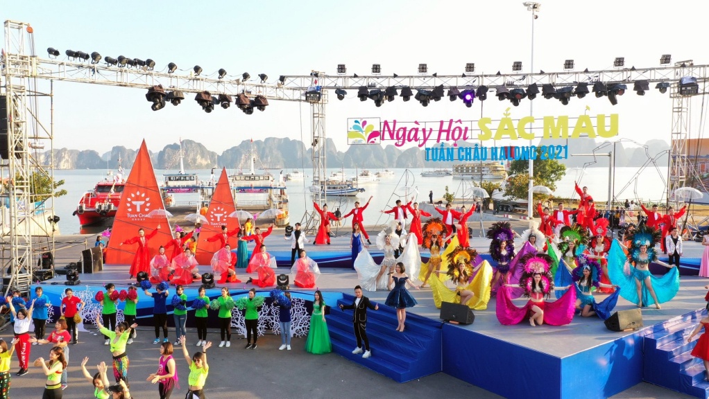 Quang Ninh to chuc Carnaval mua dong tai dao Tuan Chau hinh anh