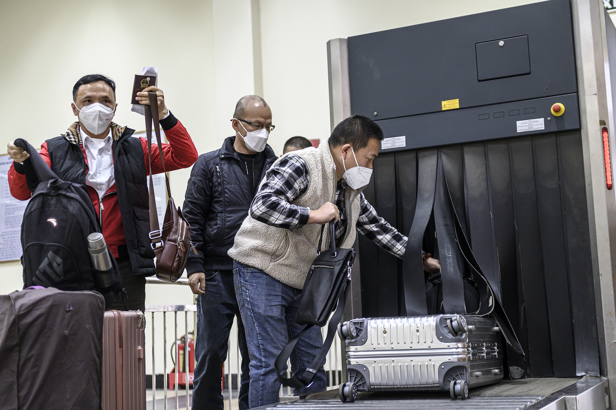 Trung Quoc,  Viet Nam,  Mong Cai,  cua khau Mong Cai,  xuat nhap canh anh 15