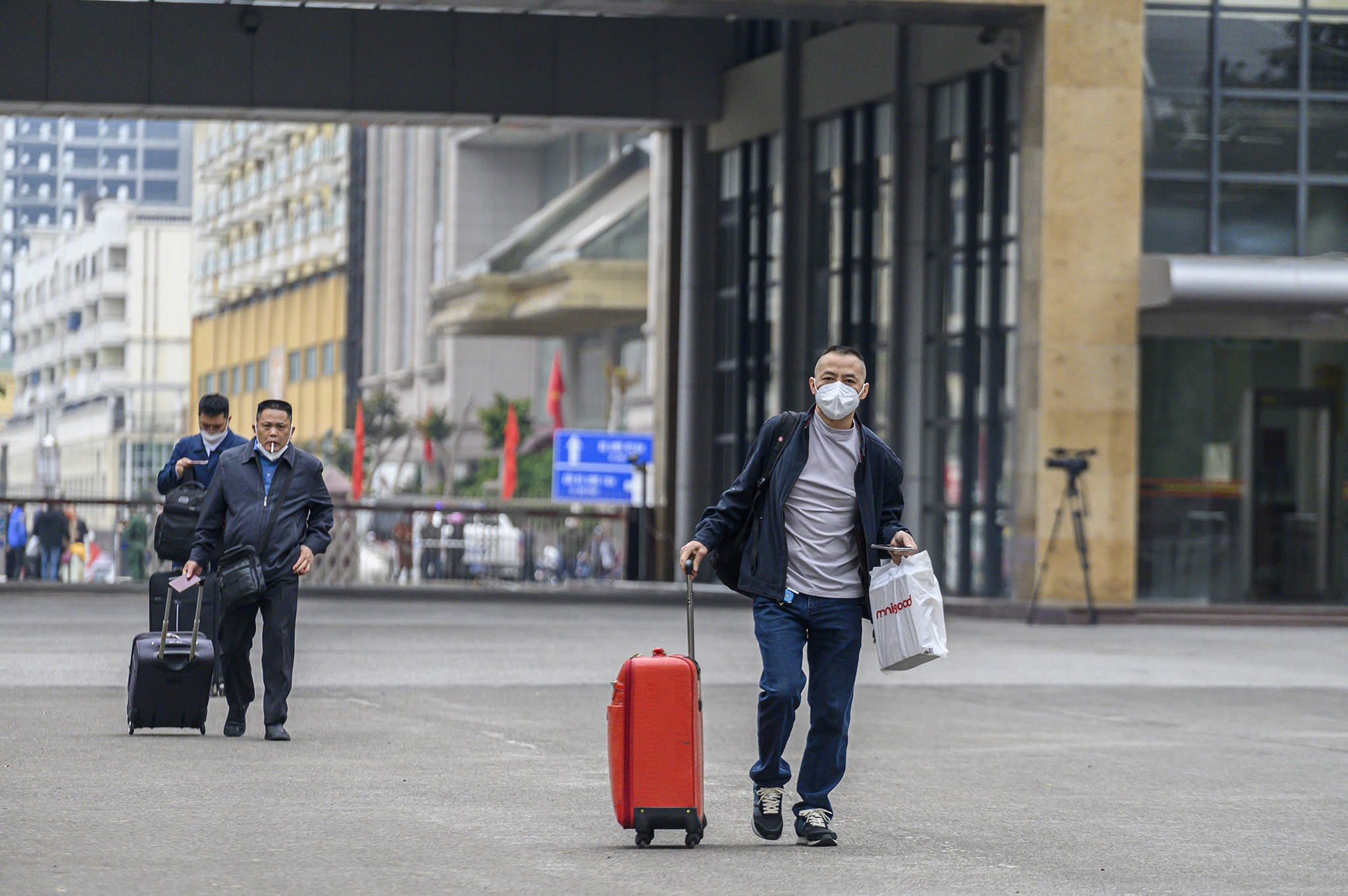 Trung Quoc,  Viet Nam,  Mong Cai,  cua khau Mong Cai,  xuat nhap canh anh 8