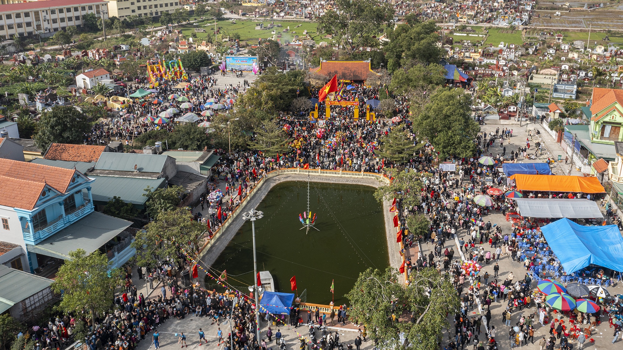 Quang Yen,  le hoi,  Quang Ninh,  du lich,  du khach anh 2