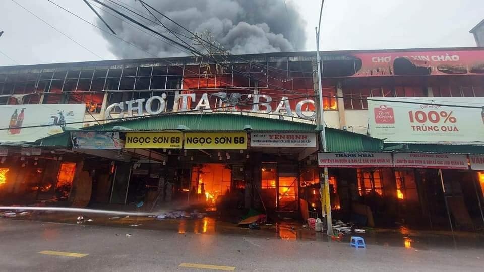 Chay cho Tam Bac luc rang sang hinh anh