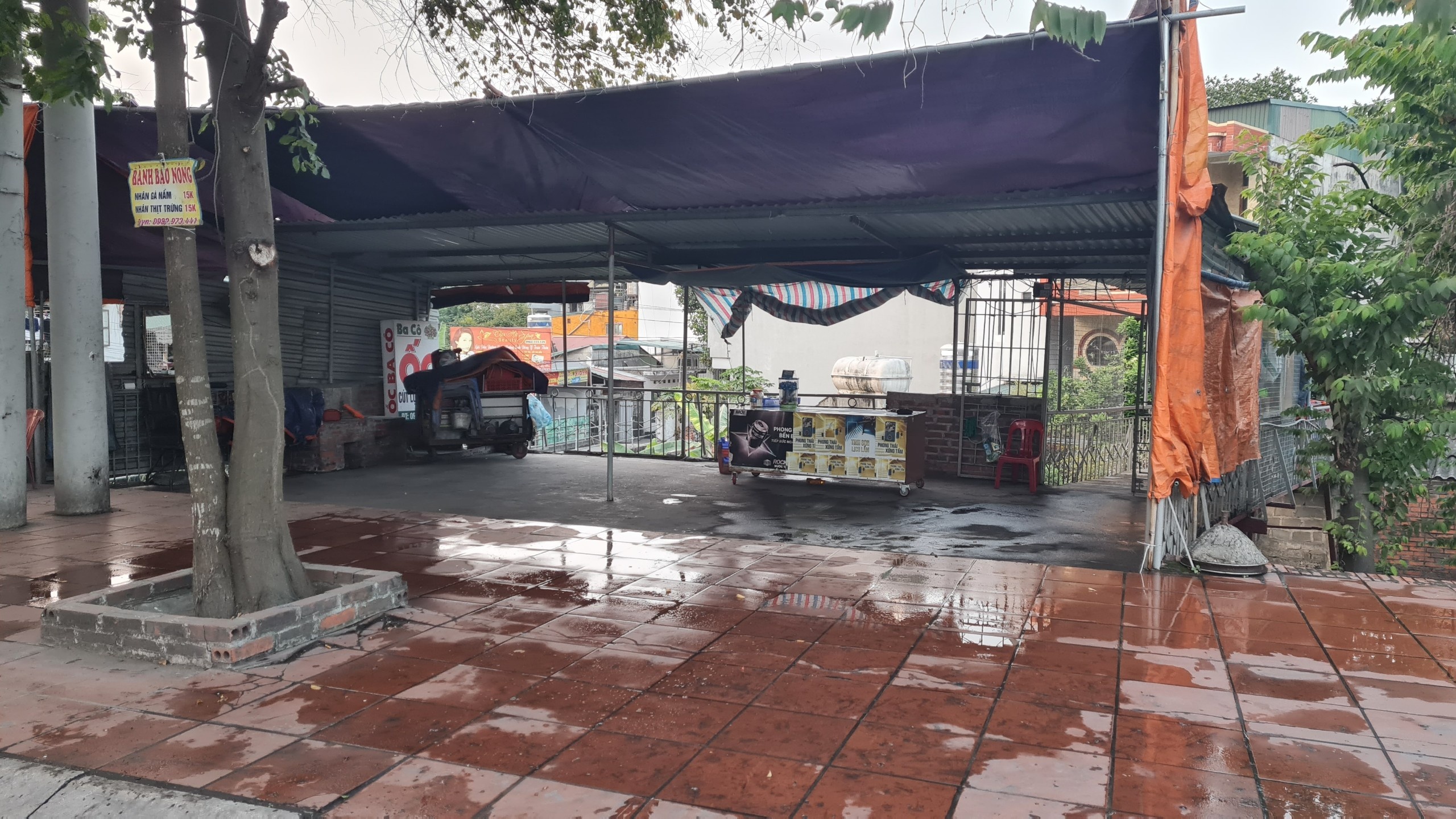 Ba nguoi thuong vong sau vu xo xat tai quan nuoc hinh anh