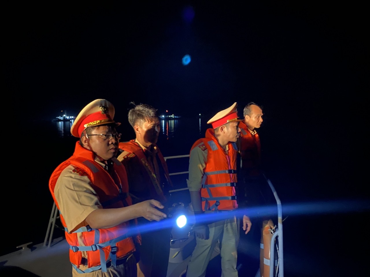 Quang Ninh,  roi may bay,  Bell 505,  Hai Phong,  tim kiem cuu nan anh 1