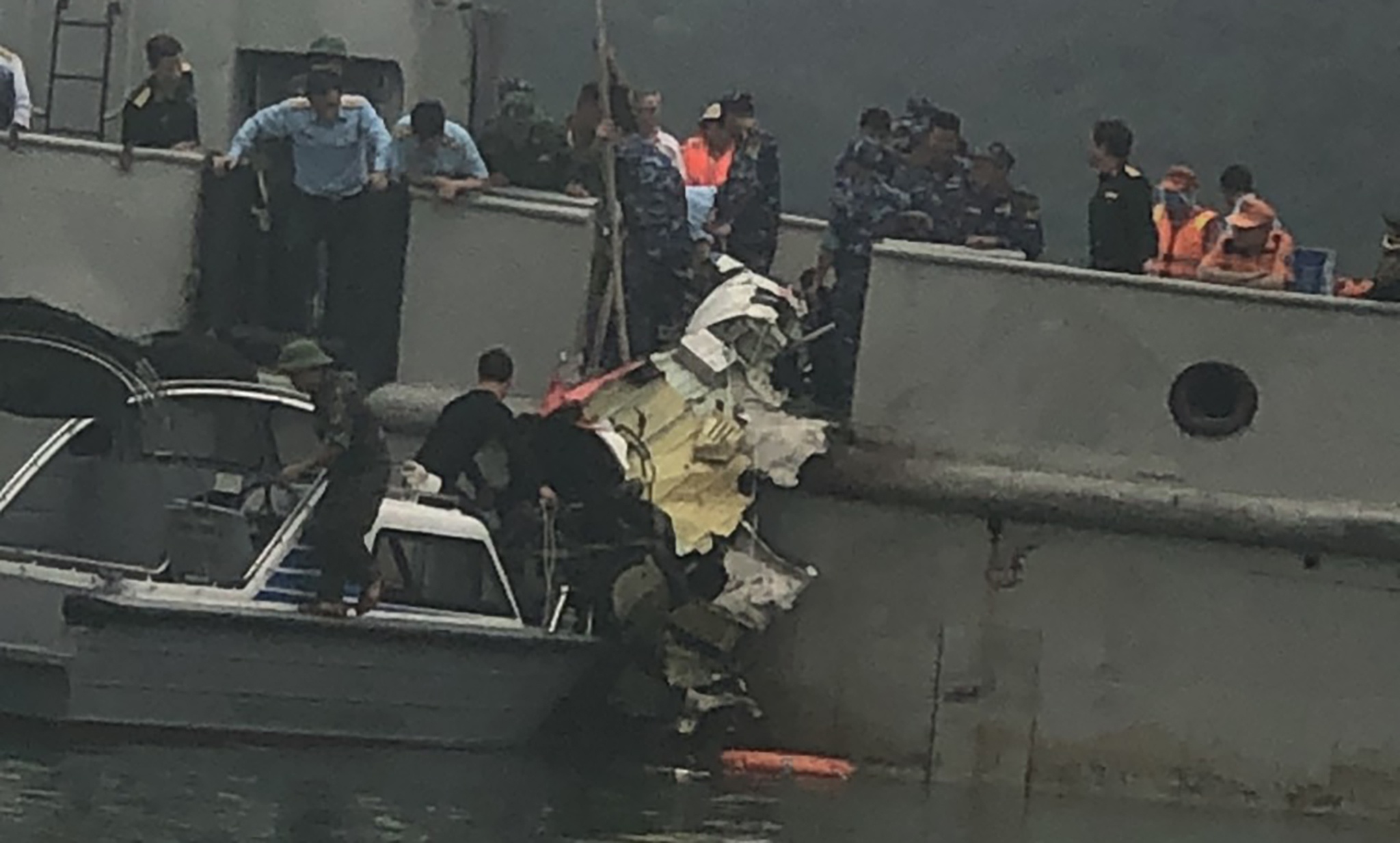 Nha san xuat muon tham gia dieu tra vu roi may bay Bell 505 hinh anh