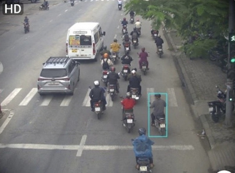 Di the duc, chu tich phuong o Thua Thien - Hue bi dam trong thuong hinh anh