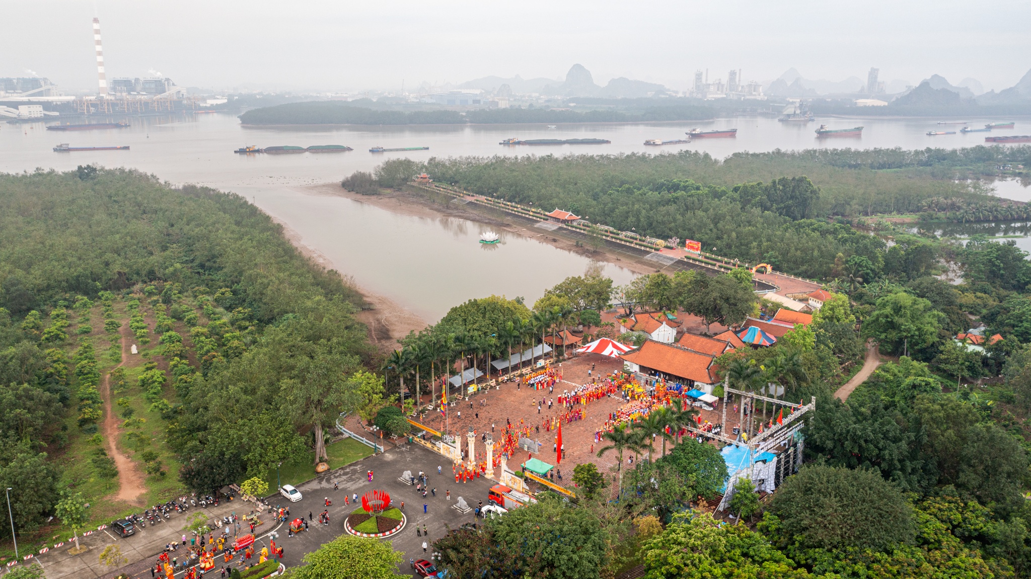 Quảng Ninh,  Quảng Yên,  du lịch,  du khách,  lễ hội ảnh 2 Quang Ninh,  Quang Yen,  du lich,  du khach,  le hoi anh 2