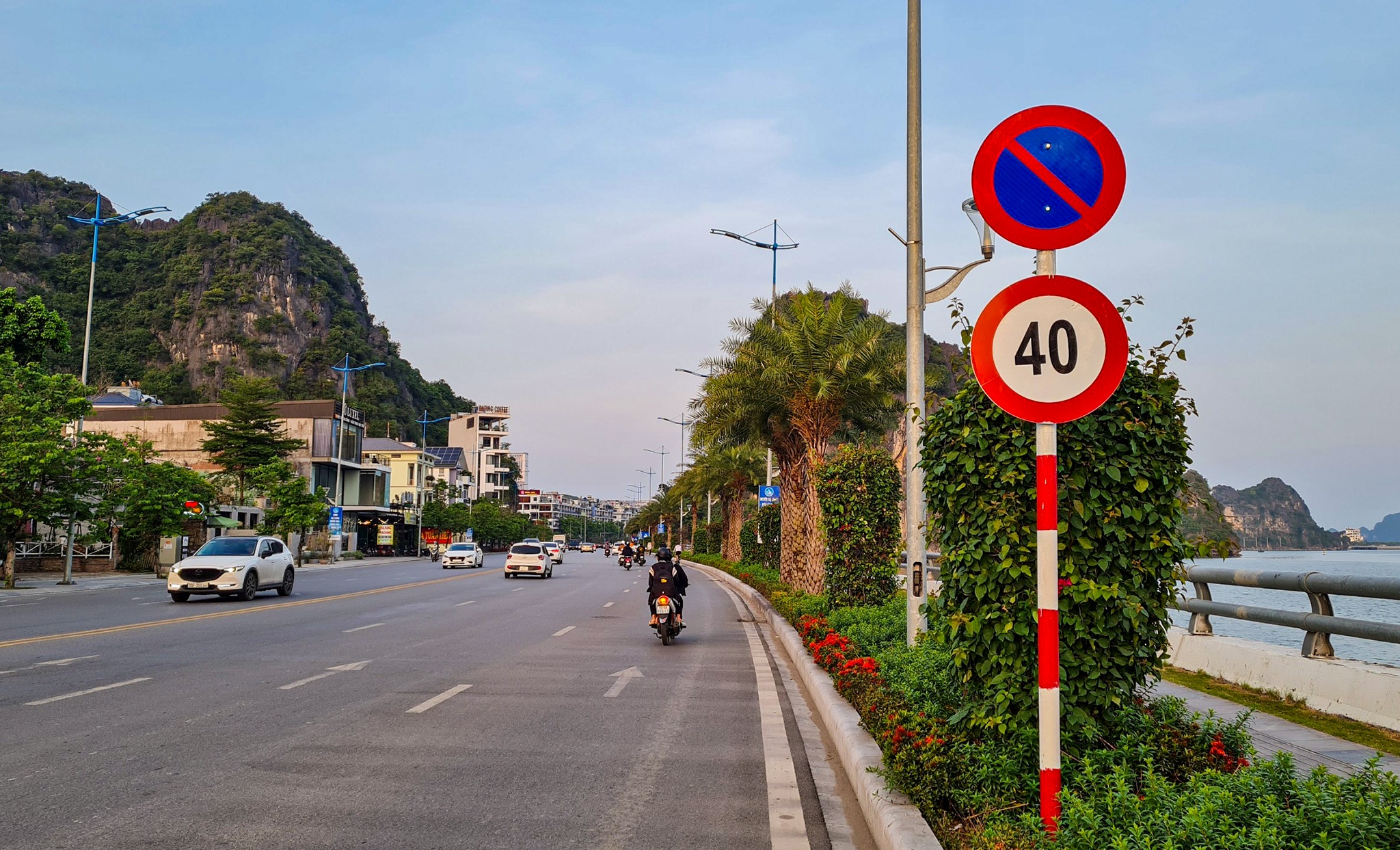 Ha Long,  Cam Pha,  duong bao bien,  van toc toi thieu,  giao thong anh 1