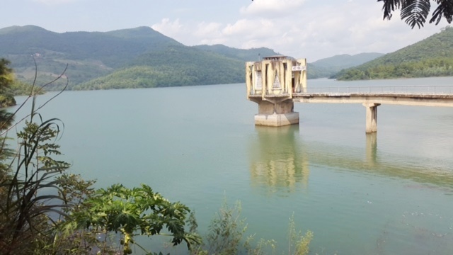 Bat chap canh bao, thanh nien van xuong ho Yen Lap tam hinh anh