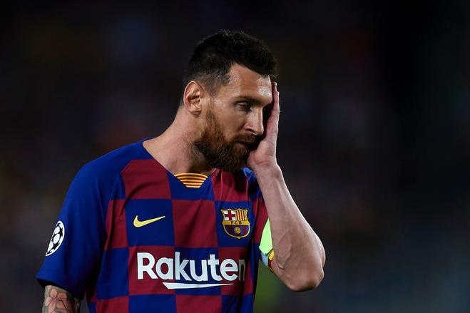 Tran sieu kinh dien dung truoc nguy co doi ngay thi dau hinh anh