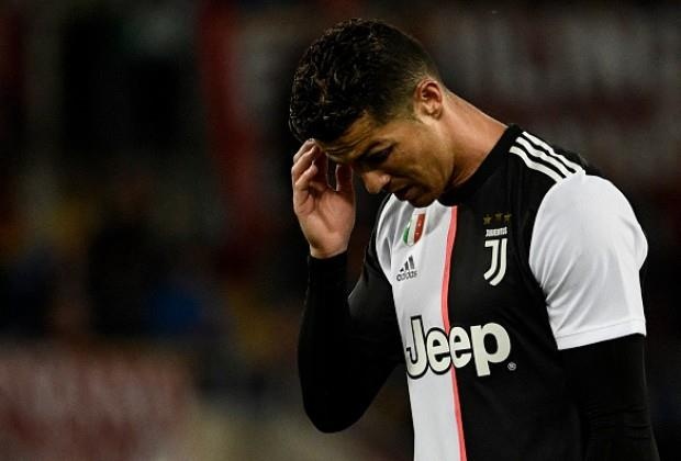 Ronaldo va thanh tich kem coi tren cham da phat hinh anh