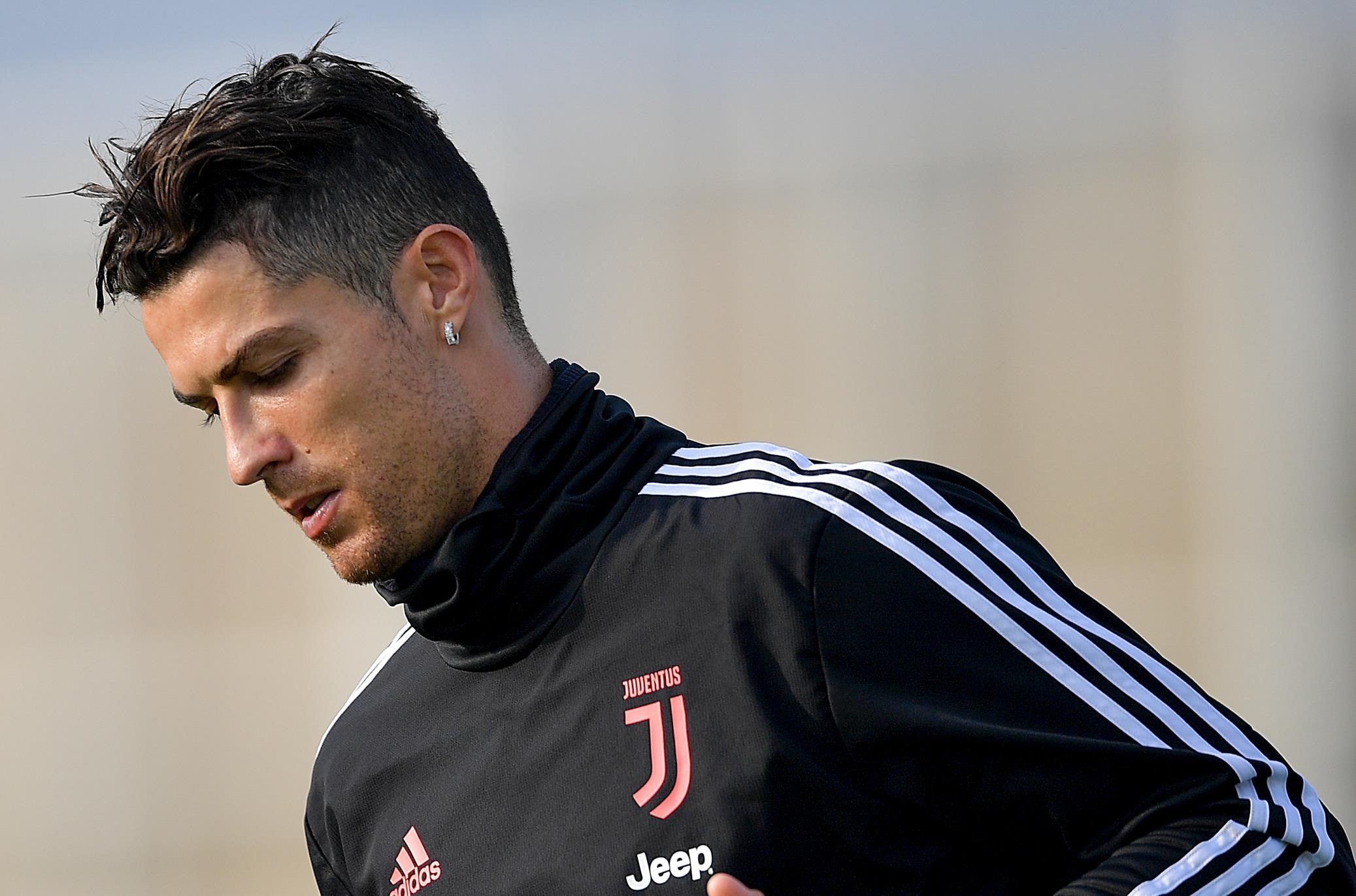 Ronaldo tro lai tap luyen, san sang doi dau Atletico Madrid hinh anh