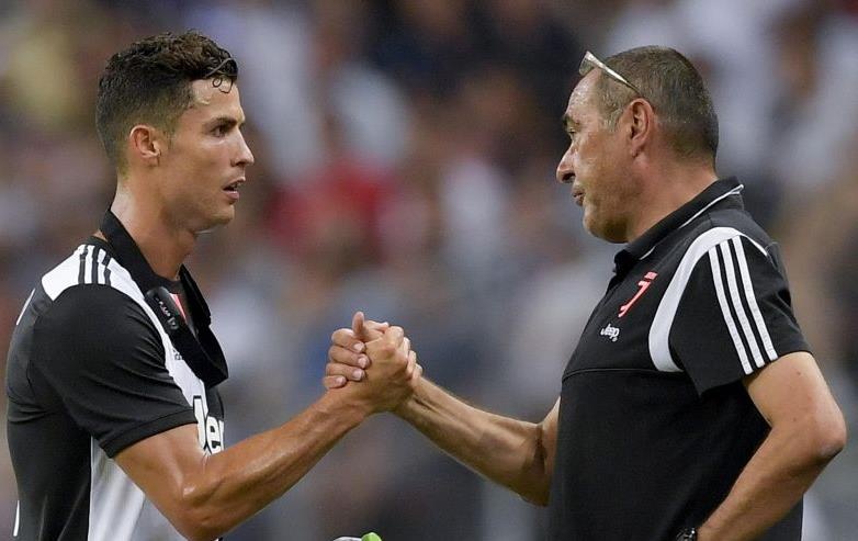 HLV Sarri phu nhan tin don mau thuan voi Ronaldo hinh anh