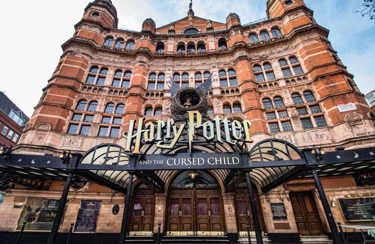 Trai nghiem cho nguoi ham mo Harry Potter o Anh hinh anh