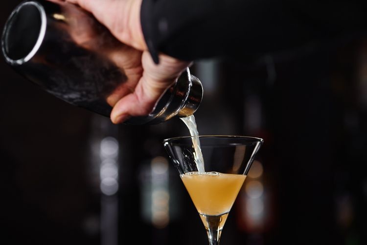 7 loai cocktail ngon nhat duoc phuc vu tren may bay hinh anh