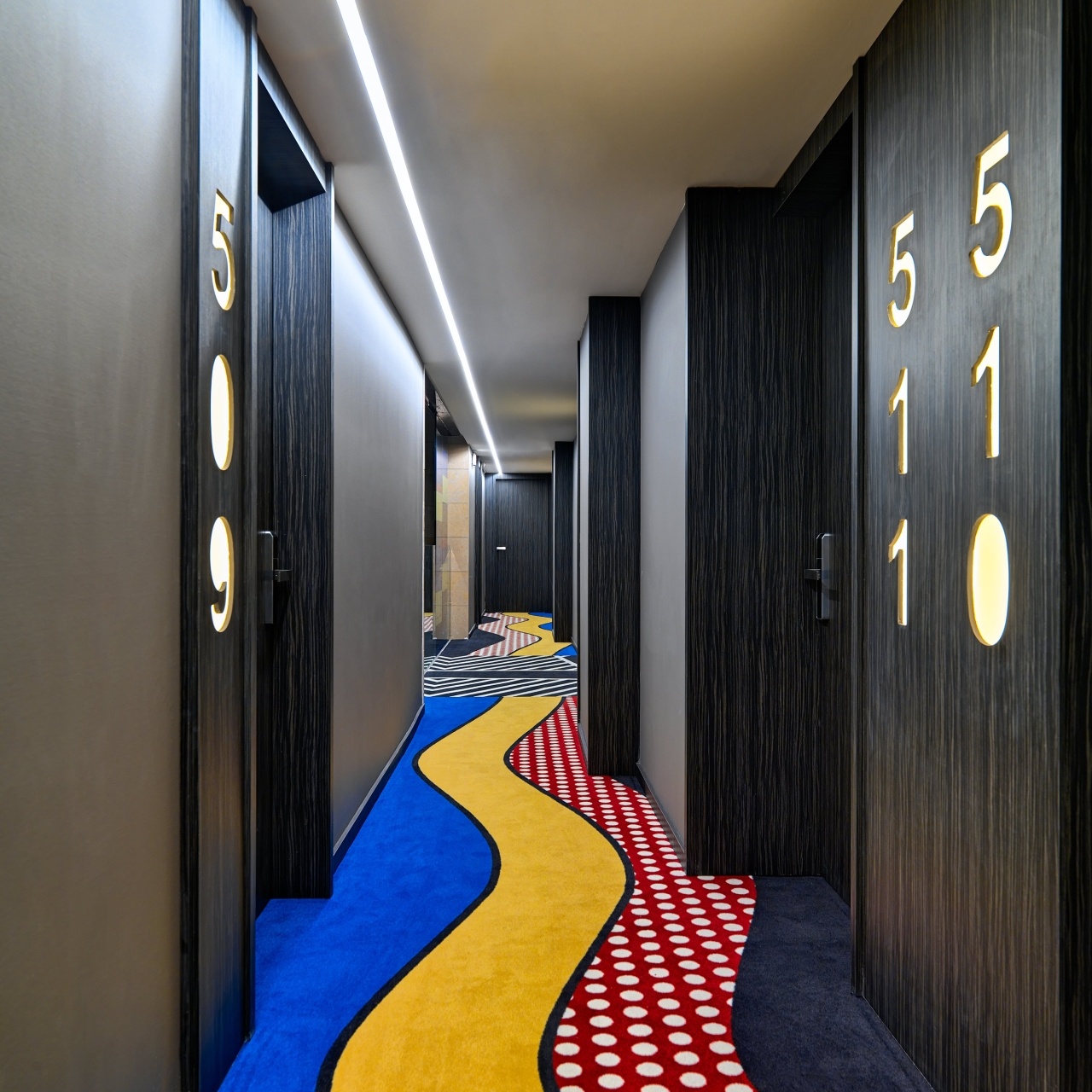 Khach san nghe thuat anh 4