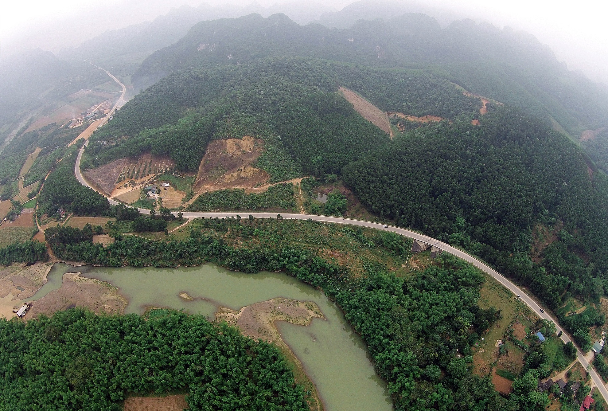 Phuot Dong Nam A anh 2