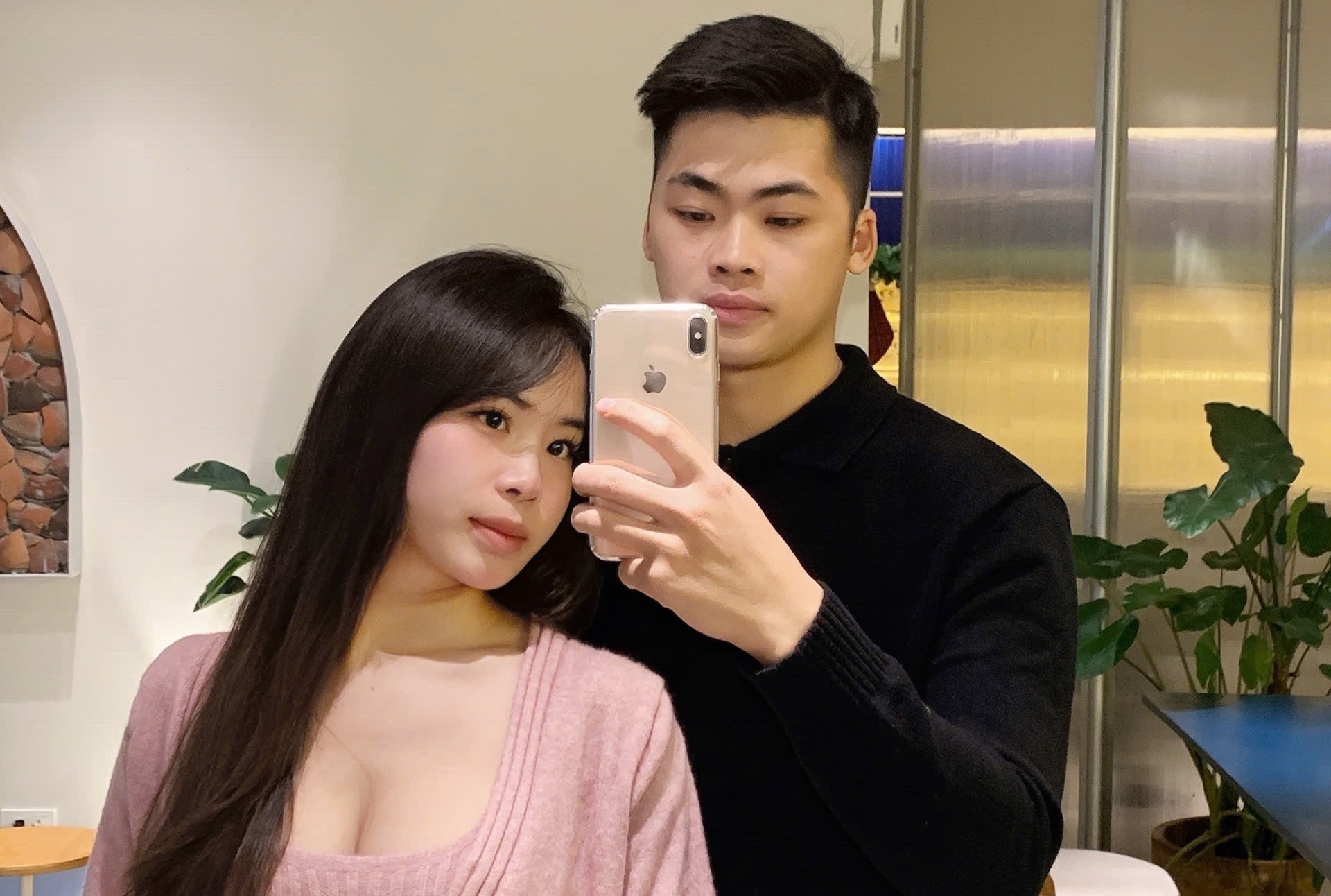 Valentine dung 27 Tet, co gai sung so khi ban trai tang quat trung nha hinh anh