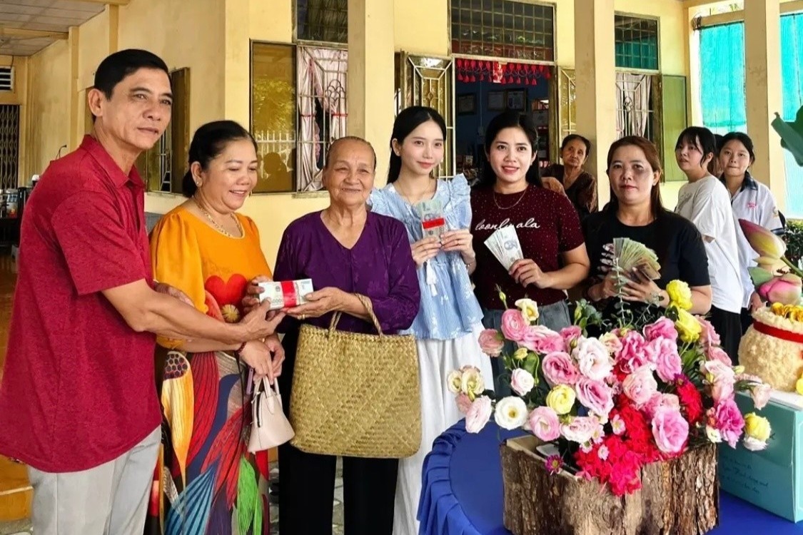 Ba noi mien Tay chia 1,2 ty, 8 cay vang va dat cho con chau hinh anh